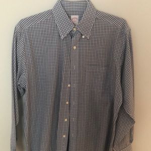 Brooks brothers men’s button down. Medium.